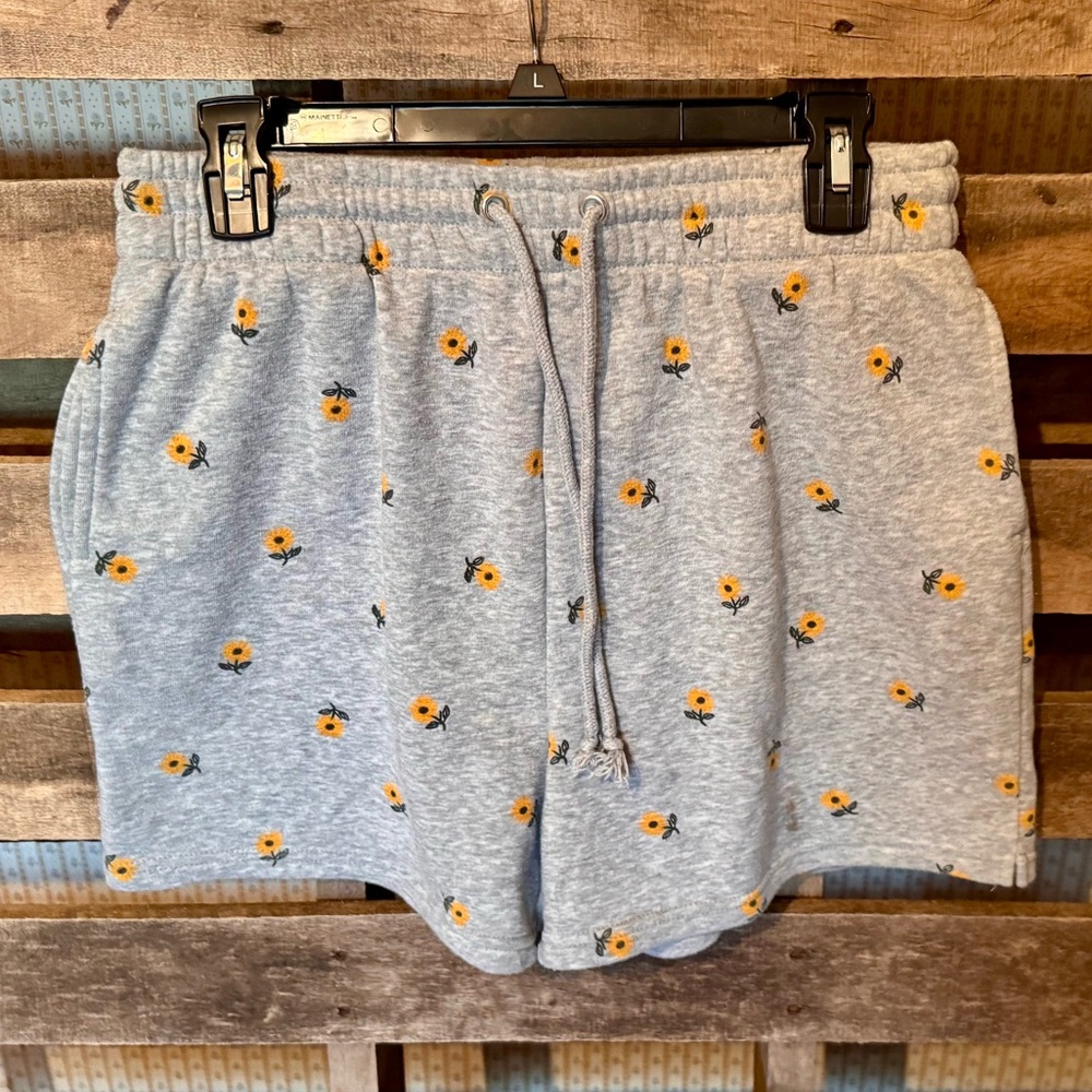 Angel Kiss Gray and Yellow Patterned Shorts